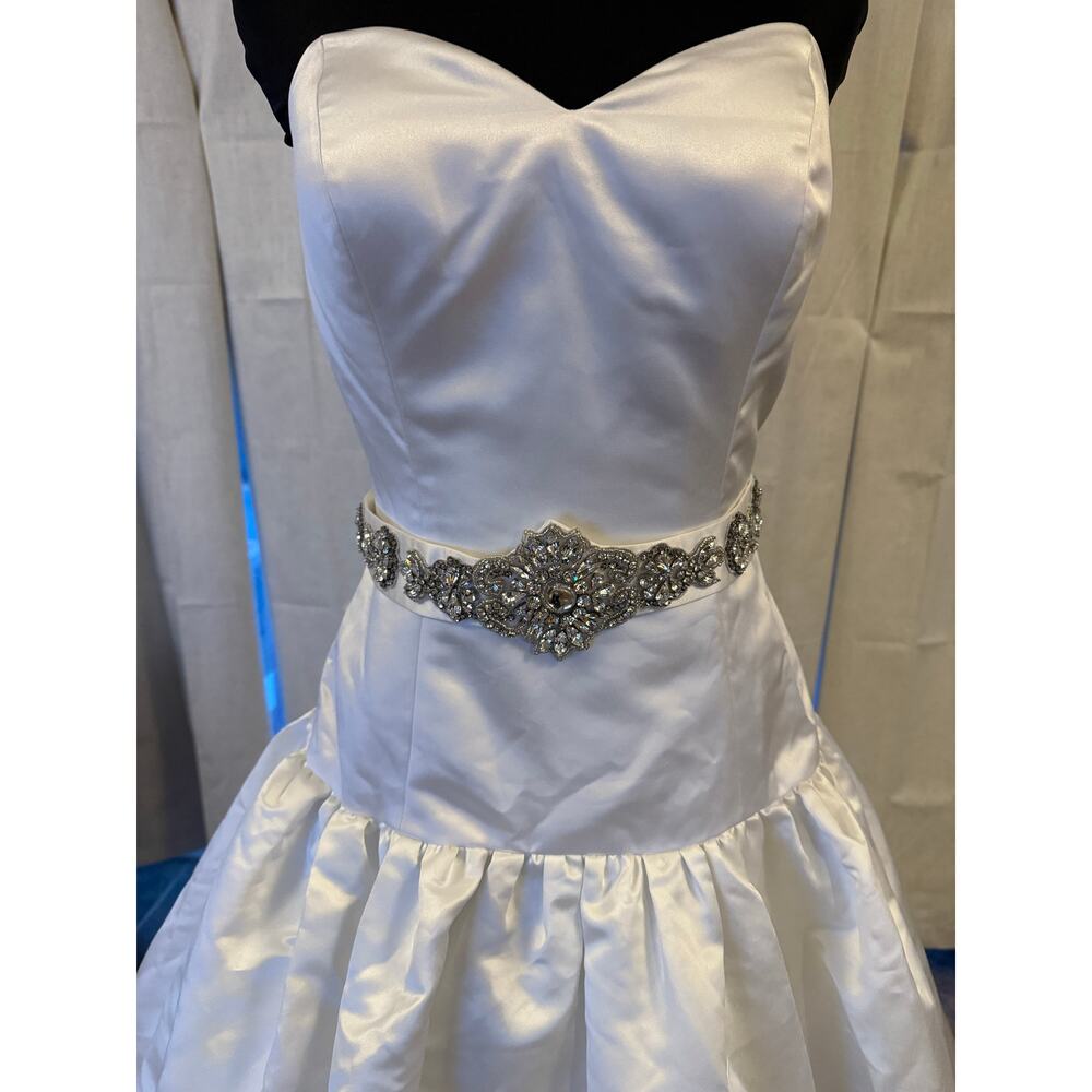 Faviana Bridal Wedding Dress With Drop Waist and Belt Size 12 NWT - Picture 2 of 5